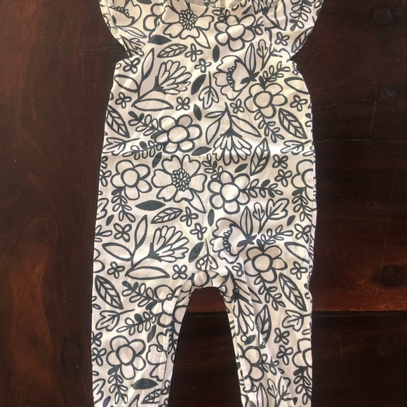 Old Navy/Cat&Jack Jumpsuits 6/9 mo (4) - Picture 5 of 5